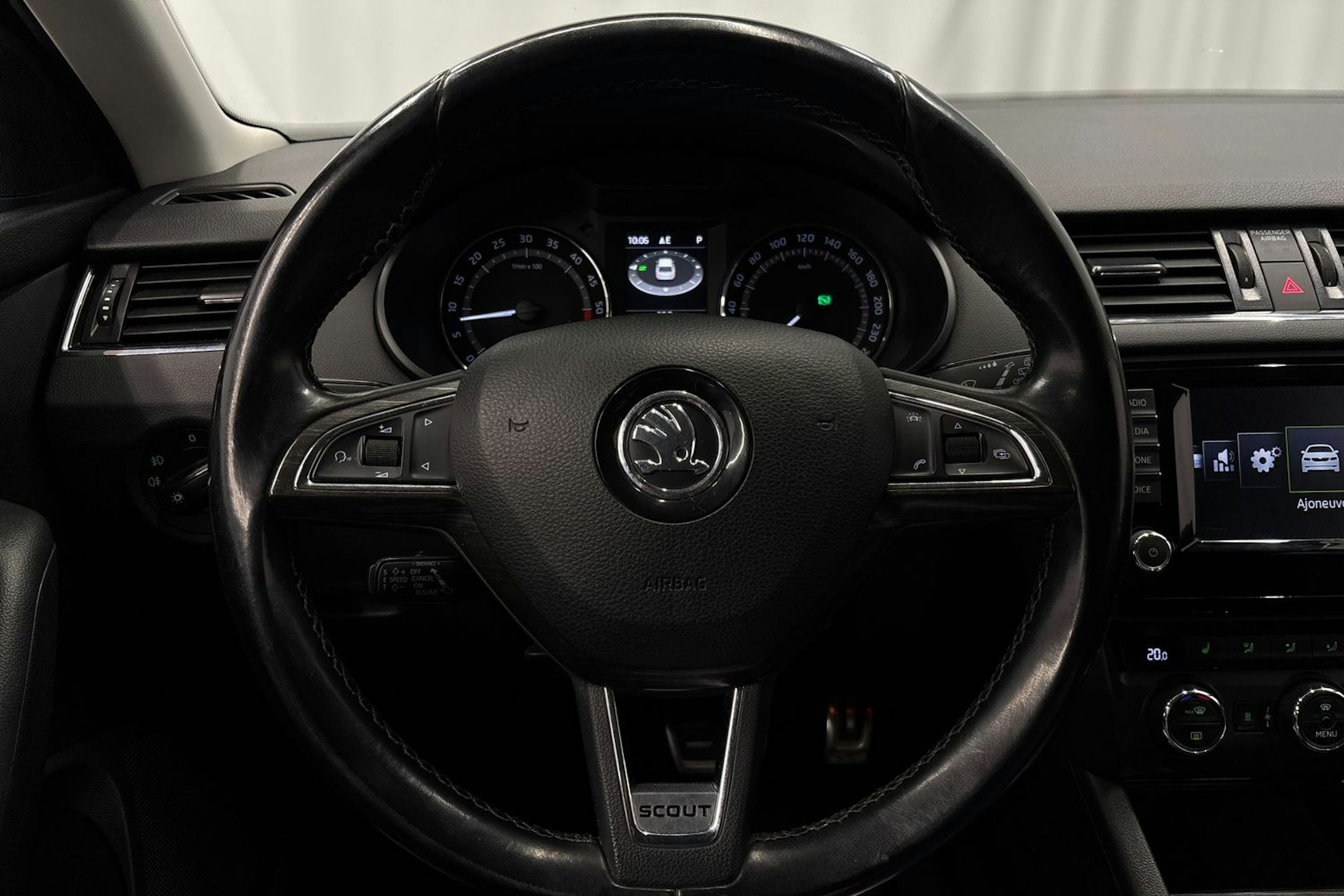 musta Skoda Octavia 2016 kuva 20.