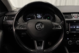 musta Skoda Octavia 2016 kuva 20.