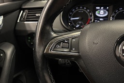 musta Skoda Octavia 2016 kuva 21.