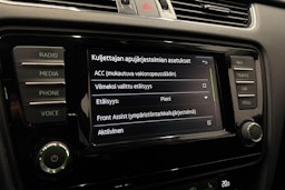 musta Skoda Octavia 2016 kuva 28.