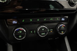 musta Skoda Octavia 2016 kuva 31.
