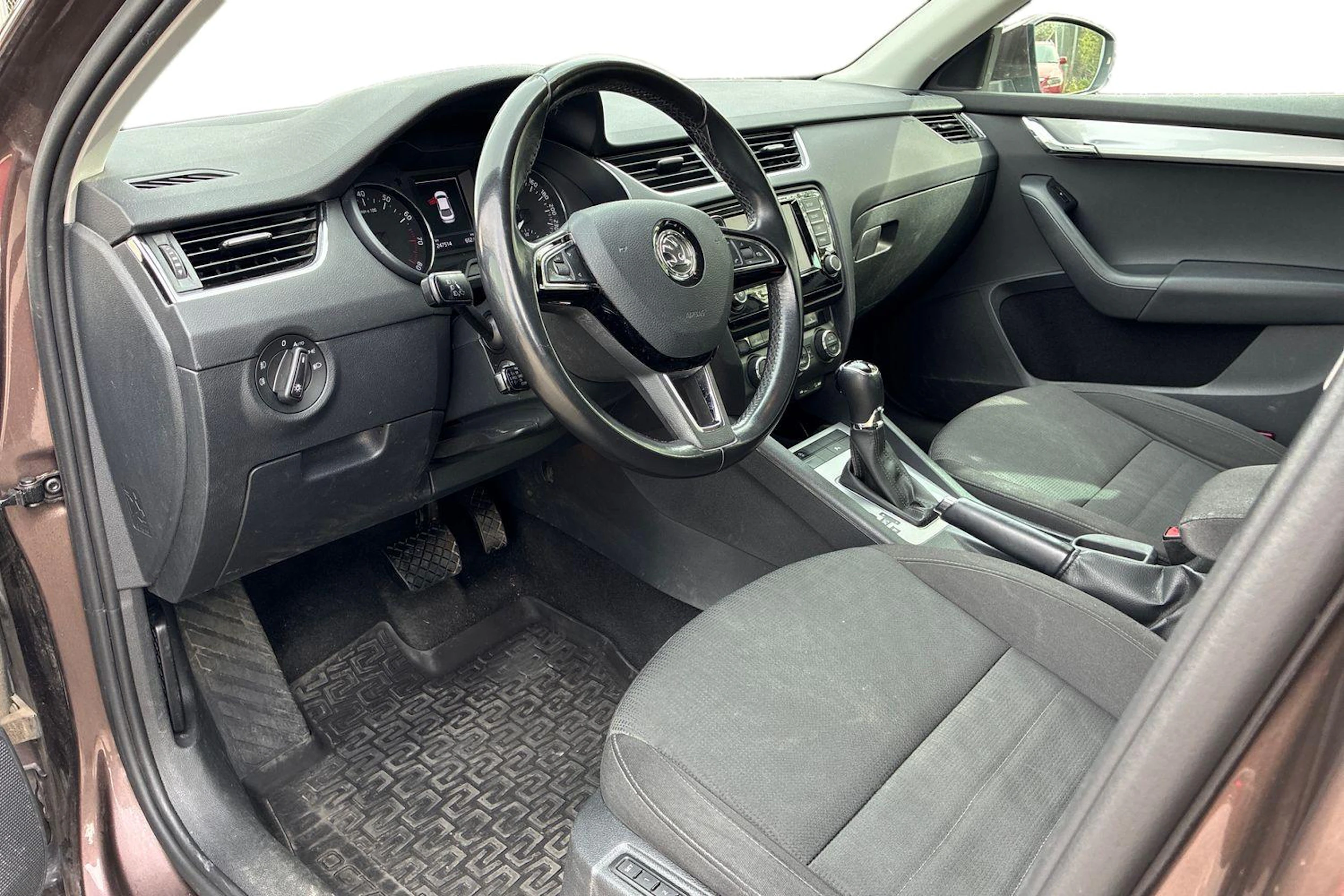 ruskea (beige) Skoda Octavia 2016 kuva 3.