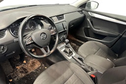 harmaa Skoda Octavia 2016 kuva 3.