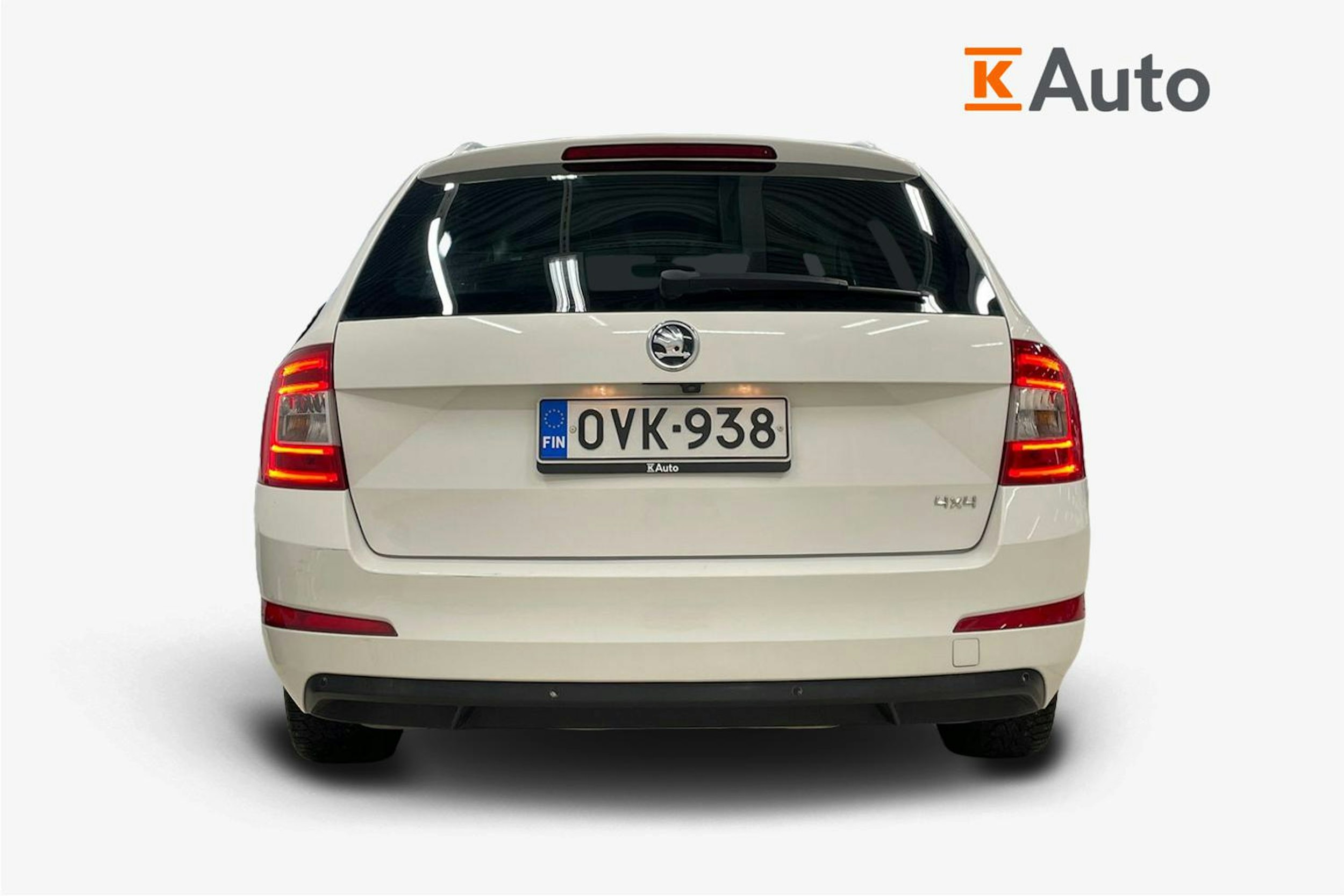 Valkoinen Skoda OCTAVIA 2016 kuva 3.