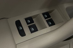 Valkoinen Skoda OCTAVIA 2016 kuva 11.