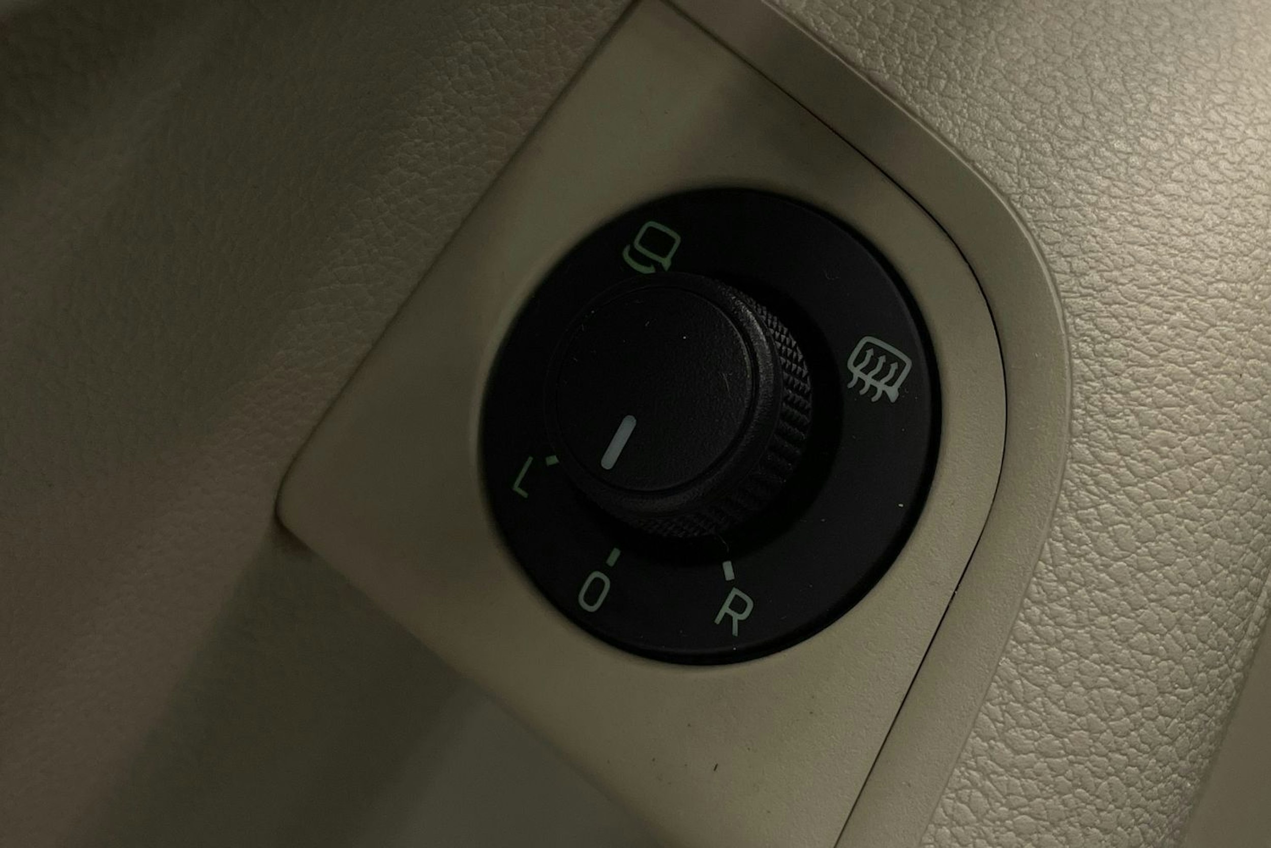 Valkoinen Skoda OCTAVIA 2016 kuva 12.