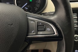 Valkoinen Skoda OCTAVIA 2016 kuva 15.