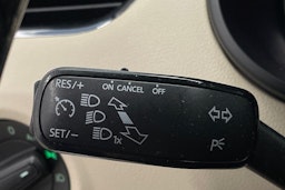 Valkoinen Skoda OCTAVIA 2016 kuva 16.