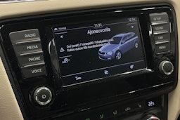 Valkoinen Skoda OCTAVIA 2016 kuva 19.