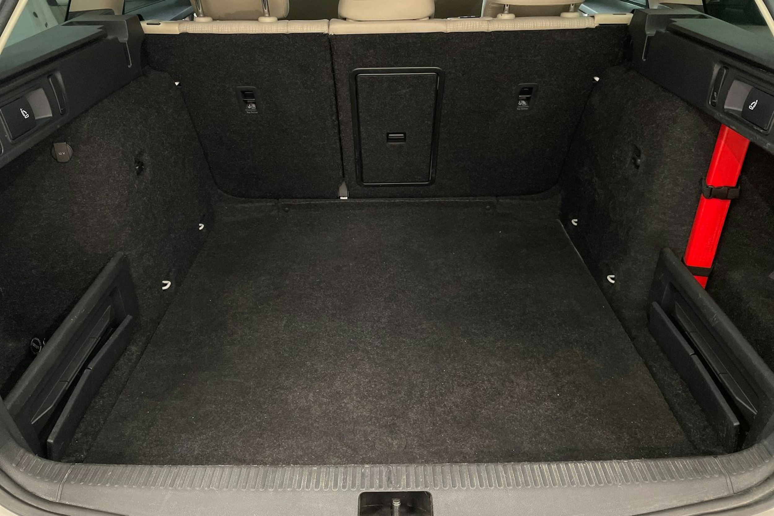 Valkoinen Skoda OCTAVIA 2016 kuva 21.