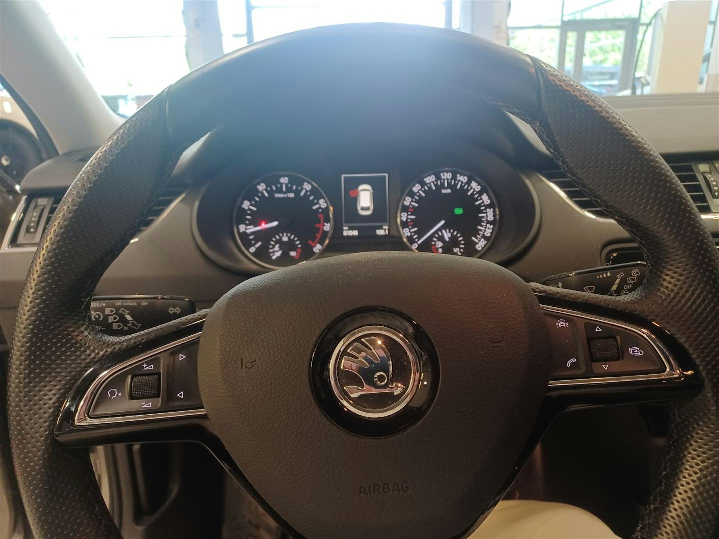 ruskea (beige) Skoda Octavia 2016 kuva 4.