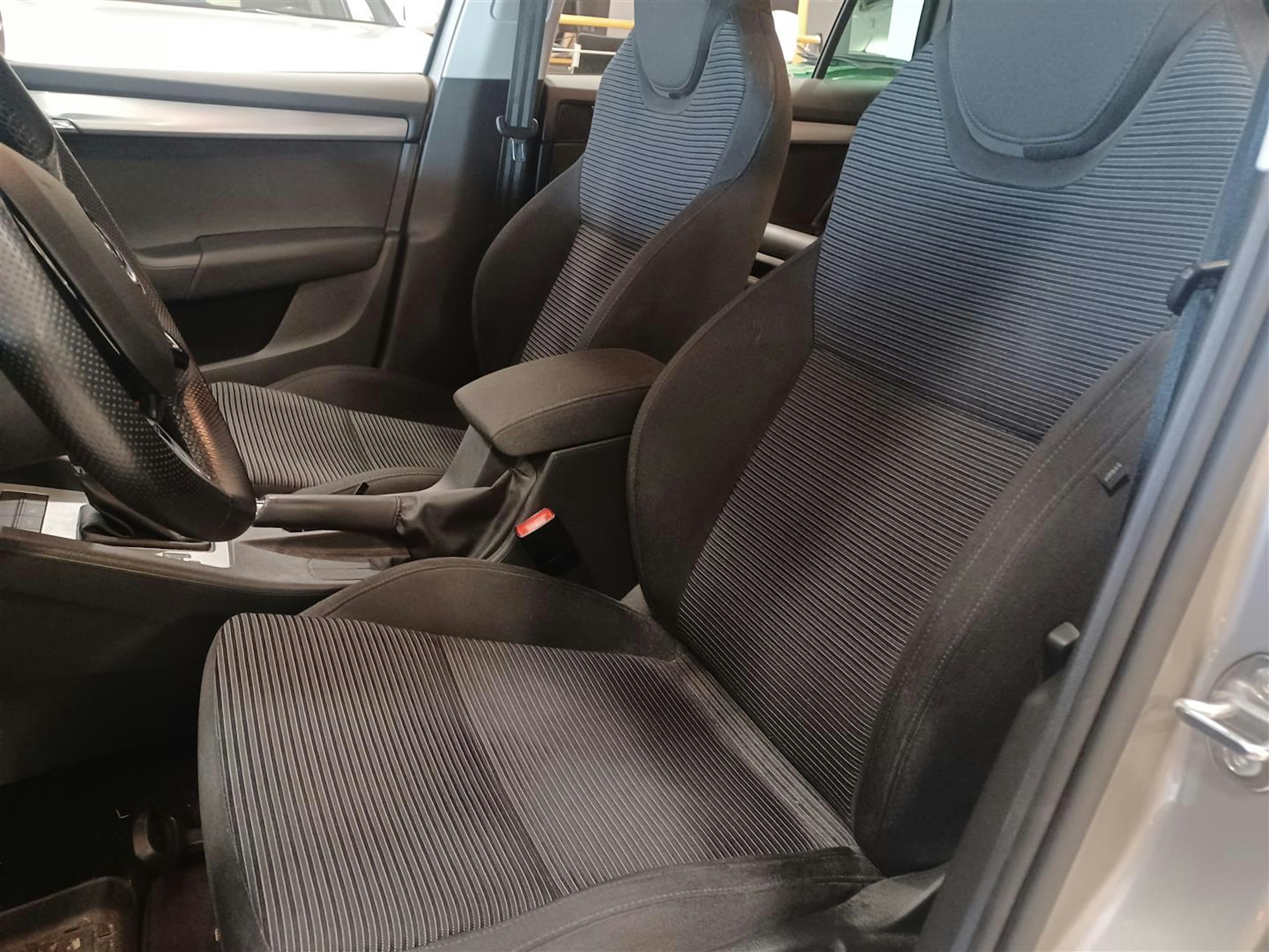 ruskea (beige) Skoda Octavia 2016 kuva 7.