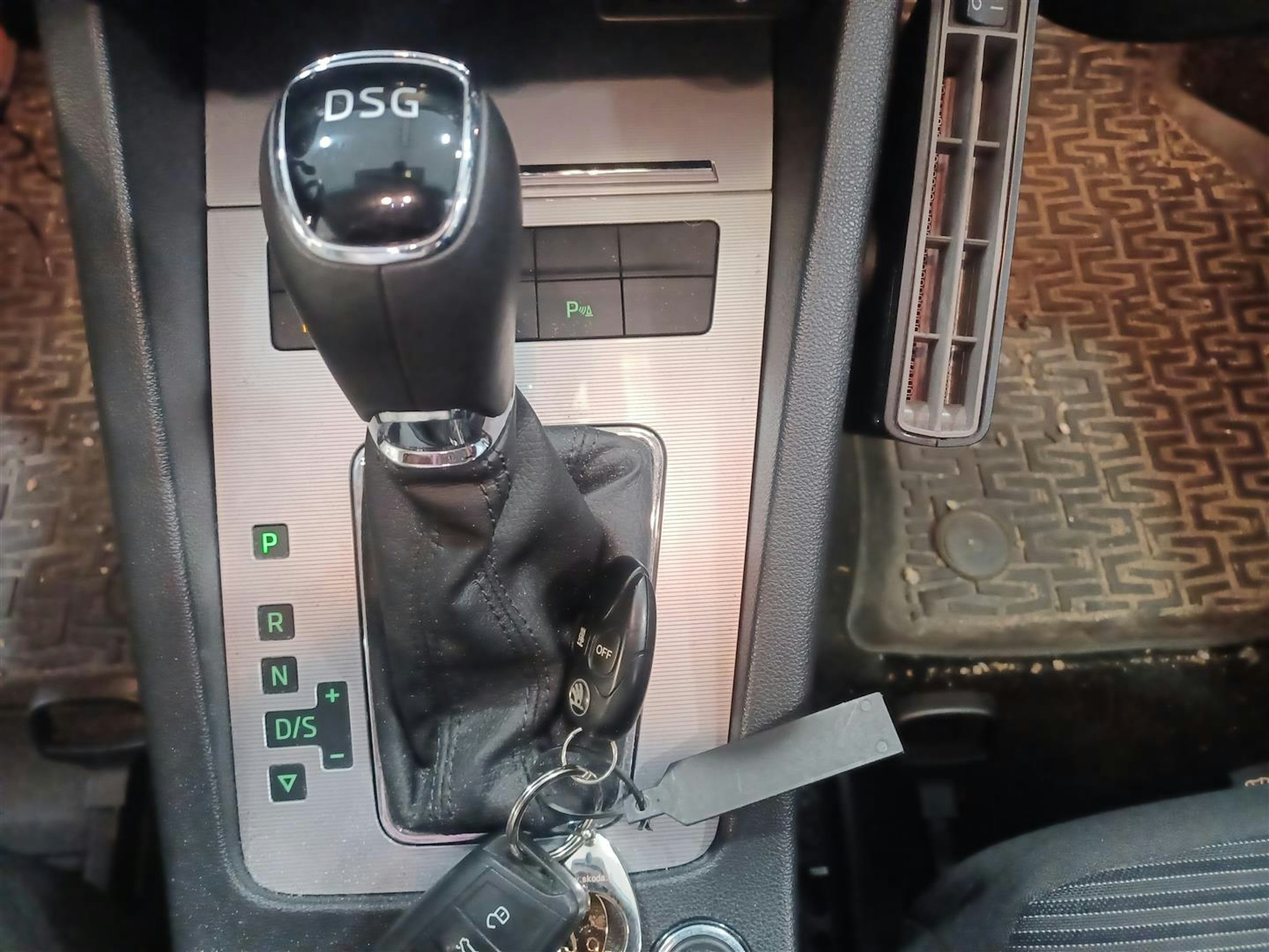 ruskea (beige) Skoda Octavia 2016 kuva 10.