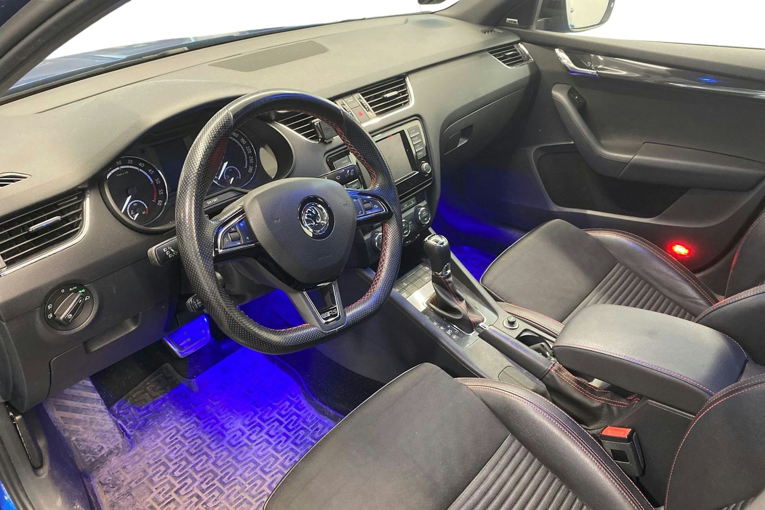 Sininen Skoda OCTAVIA 2016 kuva 6.