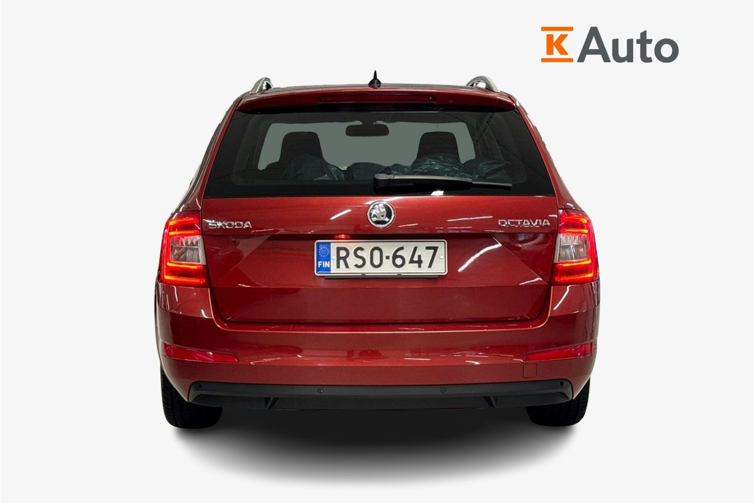 punainen Skoda Octavia 2016 kuva 3.