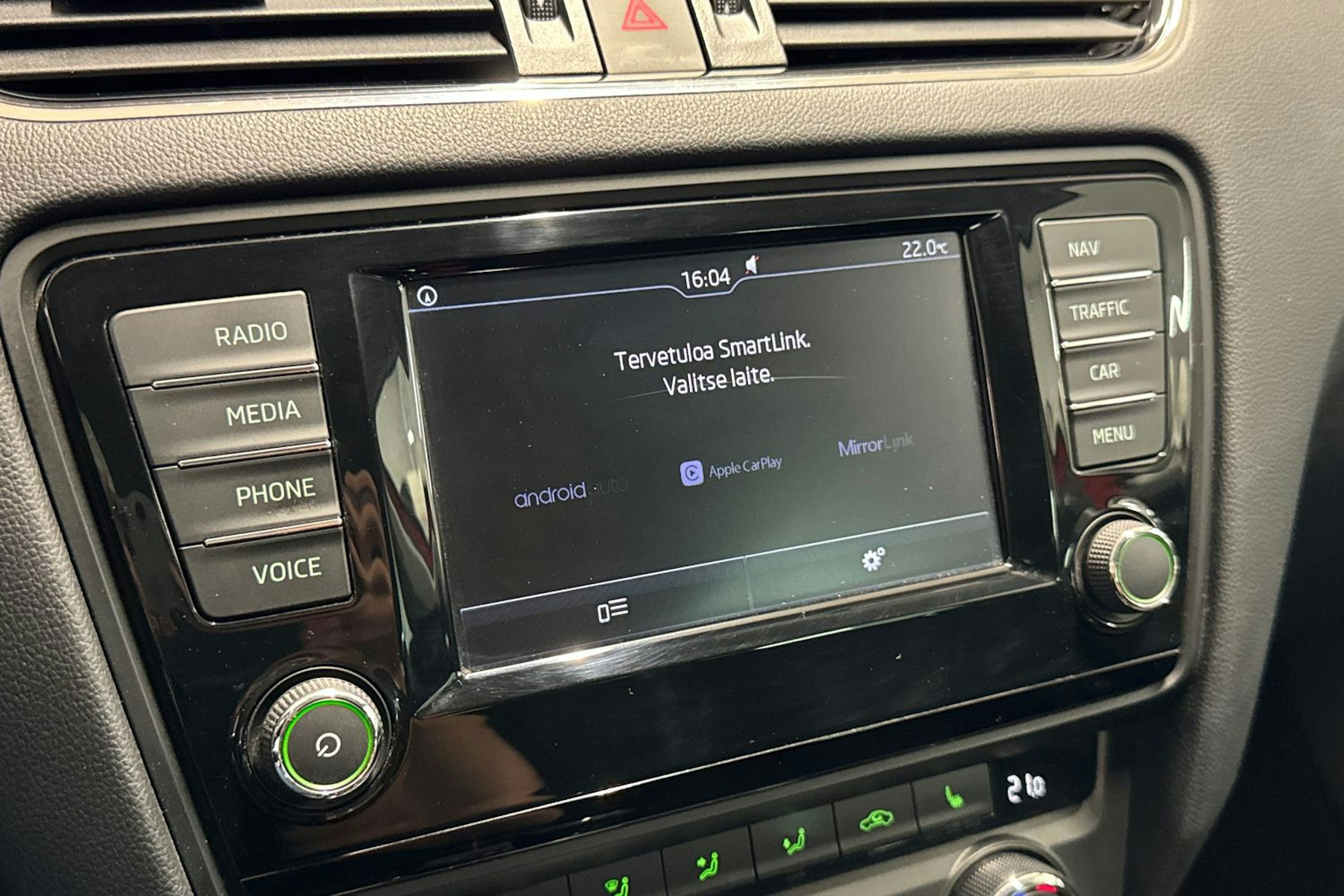 punainen Skoda Octavia 2016 kuva 18.