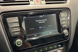 punainen Skoda Octavia 2016 kuva 18.