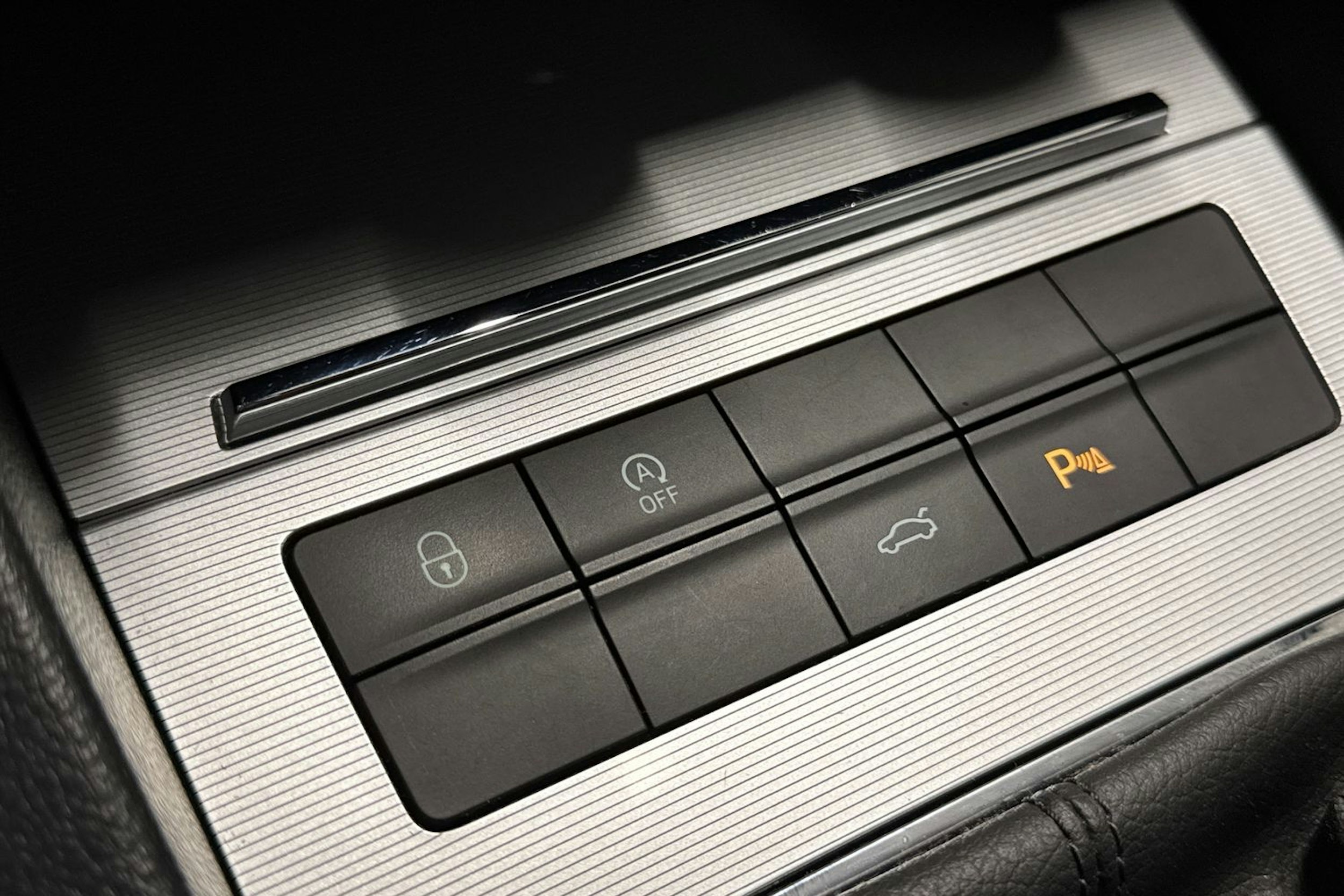 punainen Skoda Octavia 2016 kuva 22.