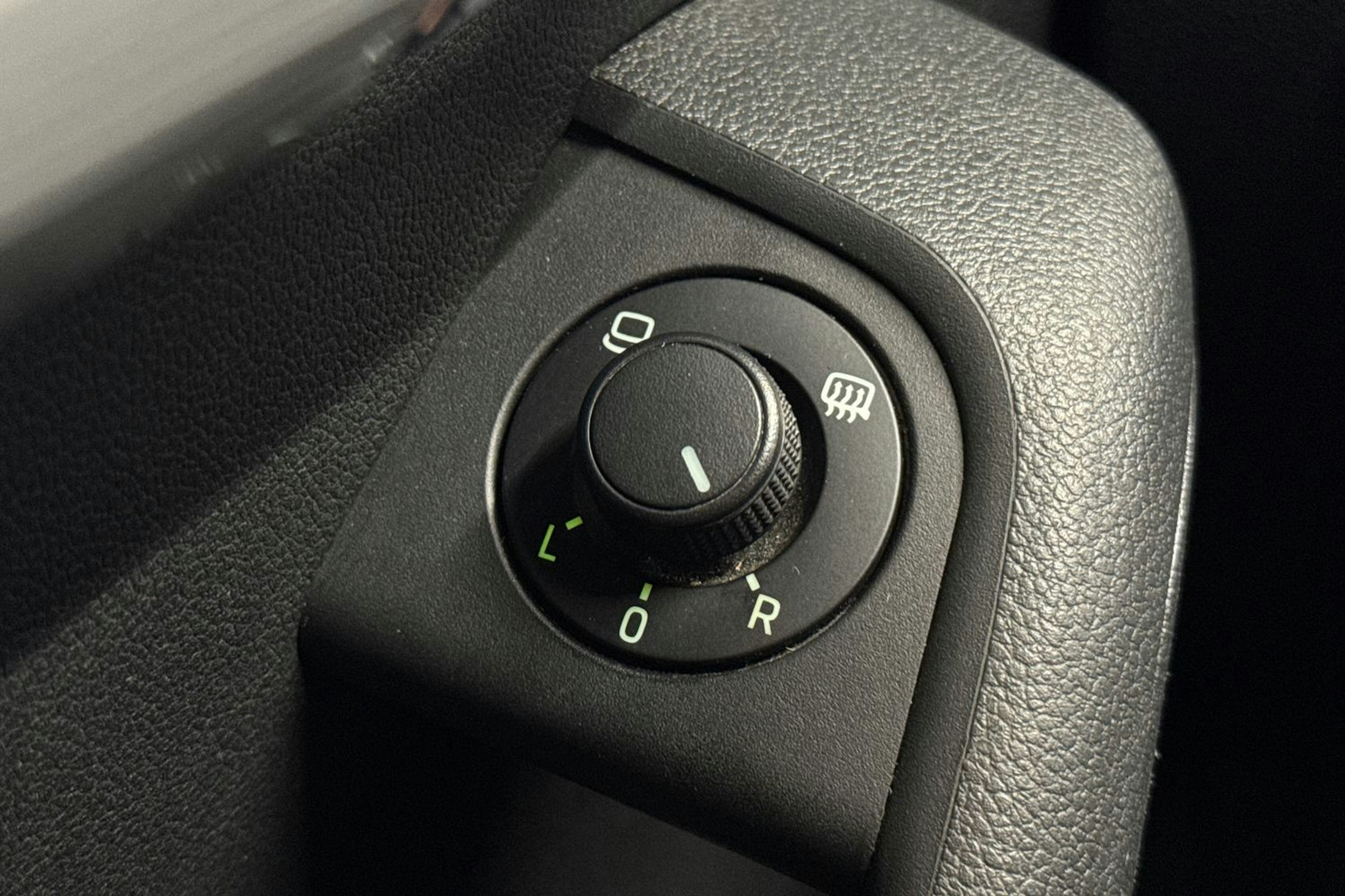 punainen Skoda Octavia 2016 kuva 23.