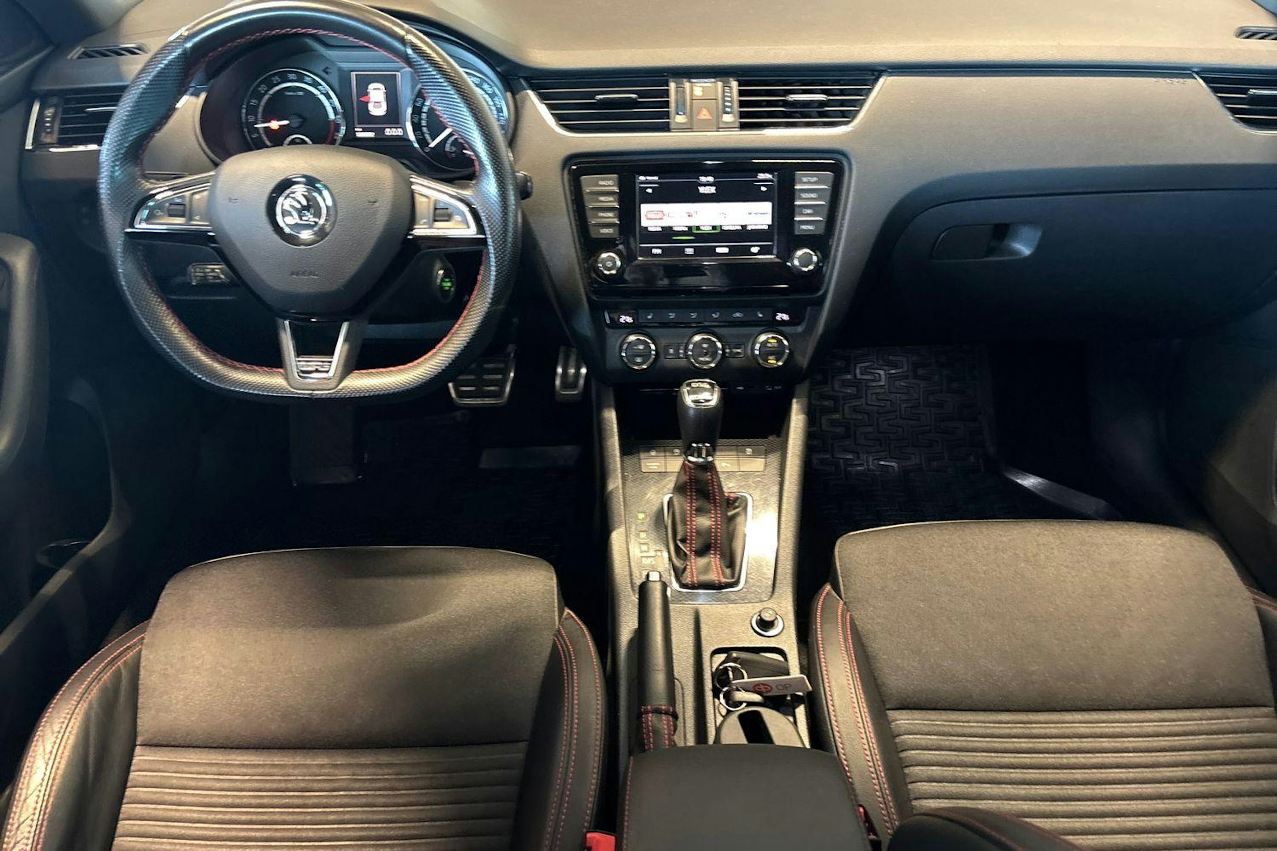 vihreä Skoda Octavia 2016 kuva 9.