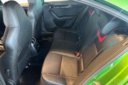 vihreä Skoda Octavia 2016 kuva 10.