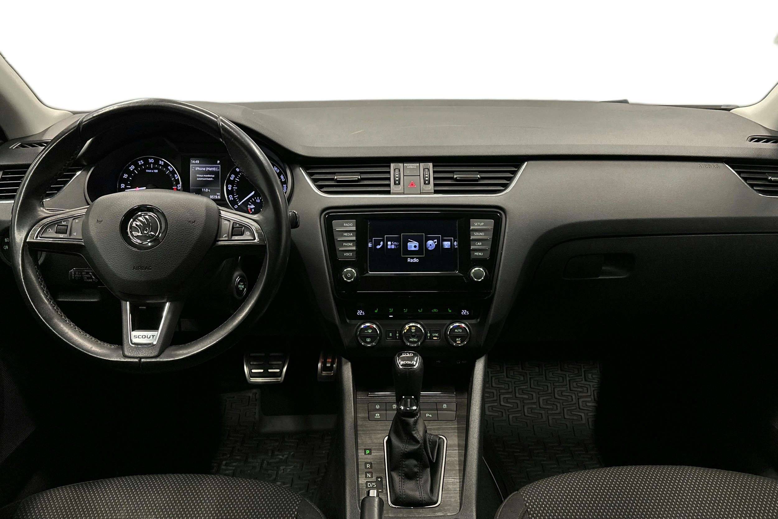 harmaa Skoda Octavia 2016 kuva 9.