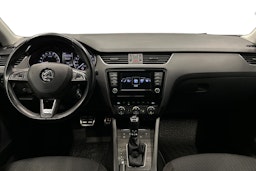 harmaa Skoda Octavia 2016 kuva 9.