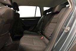 harmaa Skoda Octavia 2016 kuva 10.