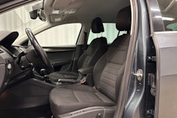 harmaa Skoda Octavia 2016 kuva 14.