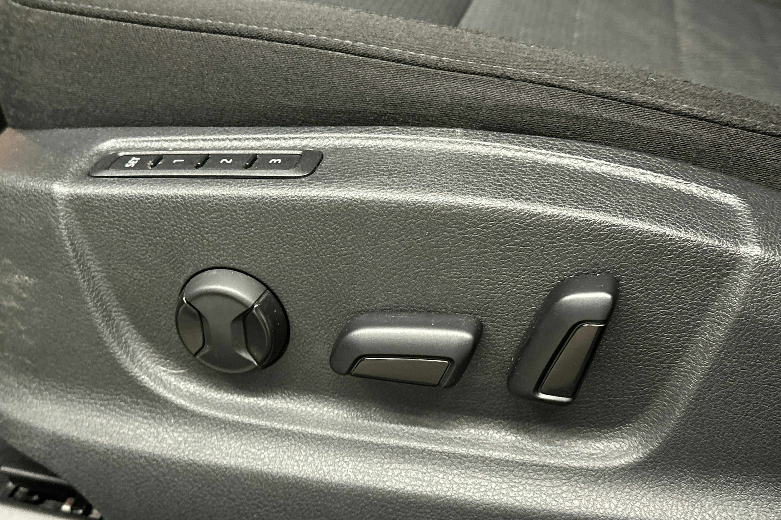 harmaa Skoda Octavia 2016 kuva 15.