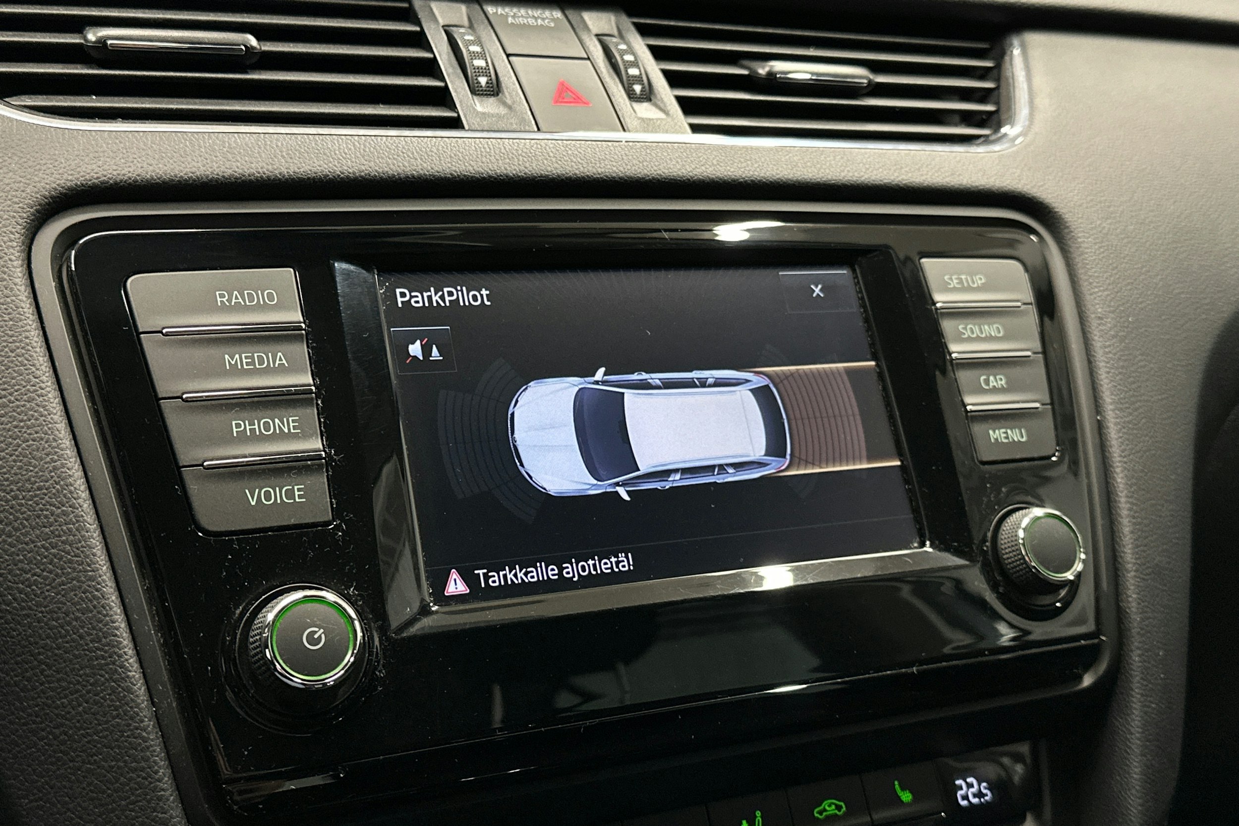 harmaa Skoda Octavia 2016 kuva 24.