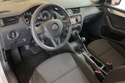 Valkoinen Skoda OCTAVIA 2016 kuva 7.