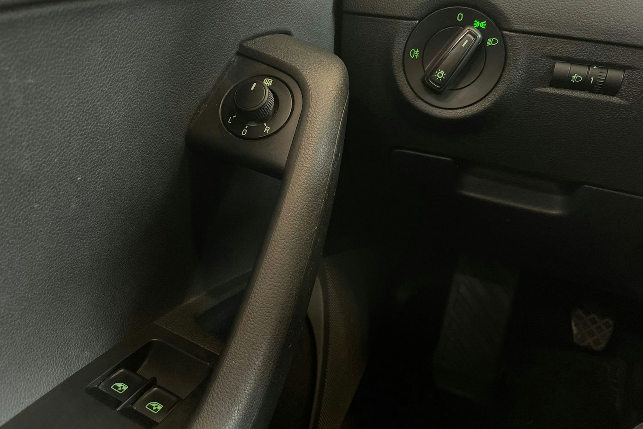Valkoinen Skoda OCTAVIA 2016 kuva 19.