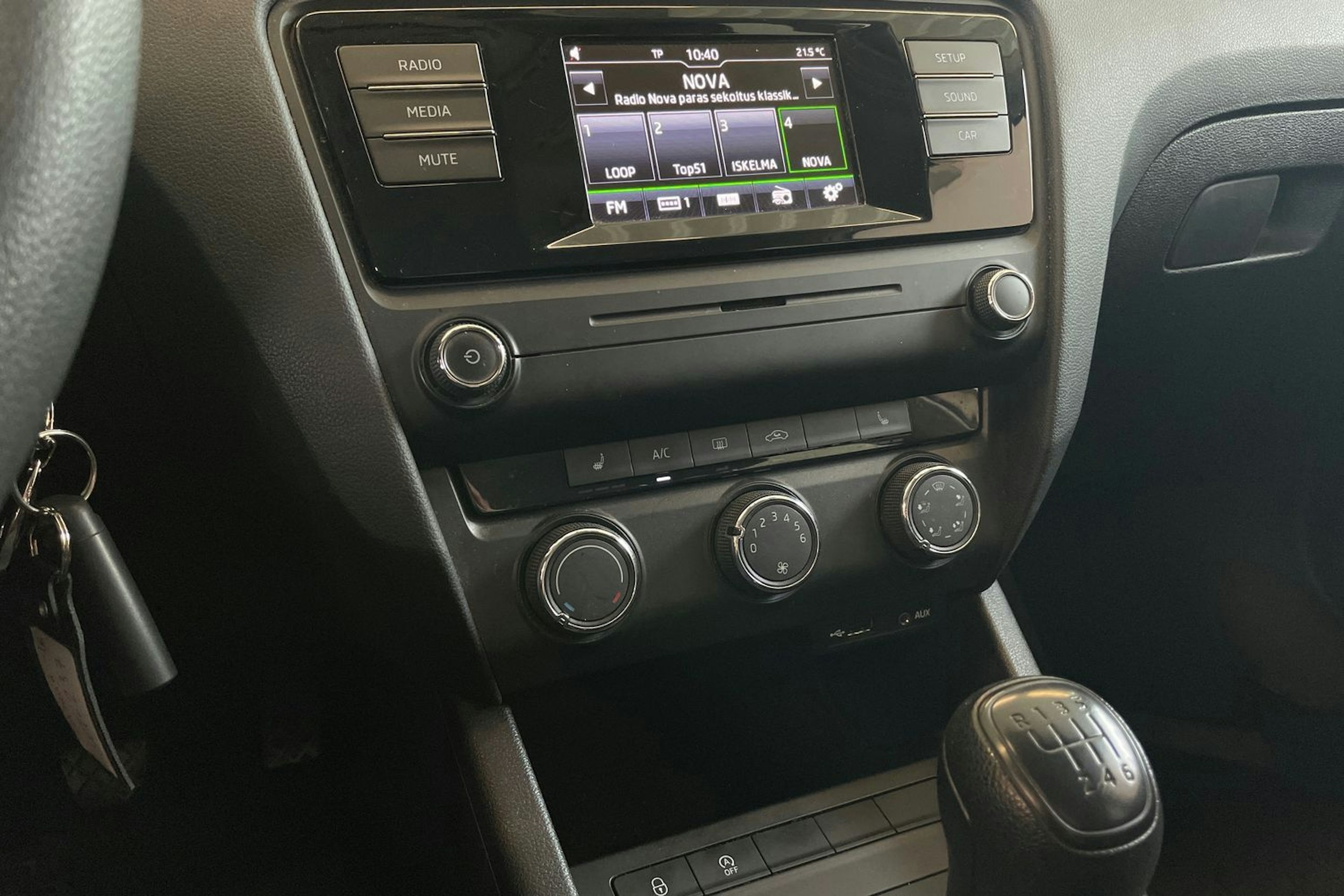 Valkoinen Skoda OCTAVIA 2016 kuva 20.