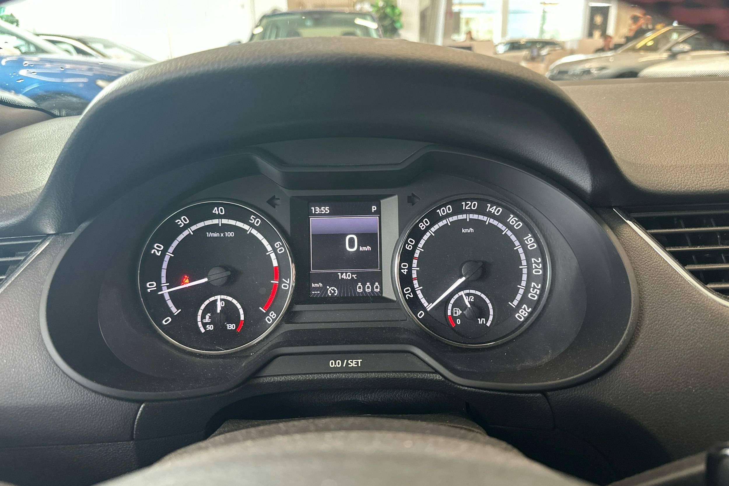 musta Skoda Octavia 2016 kuva 20.