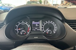 musta Skoda Octavia 2016 kuva 20.