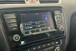 musta Skoda Octavia 2016 kuva 22.