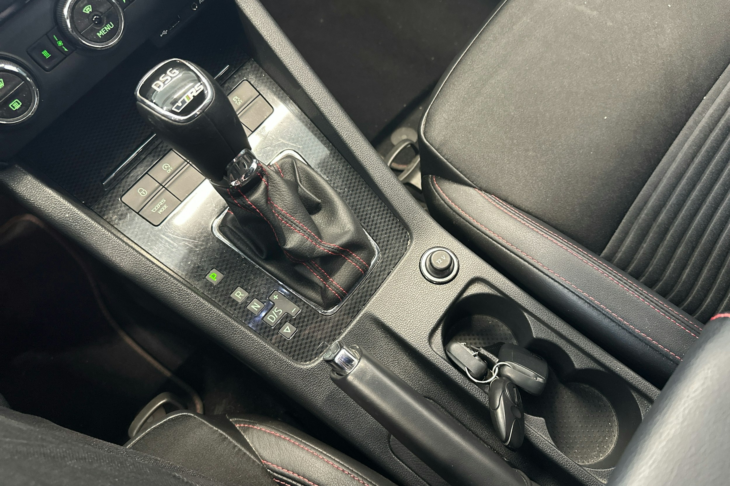 musta Skoda Octavia 2016 kuva 25.
