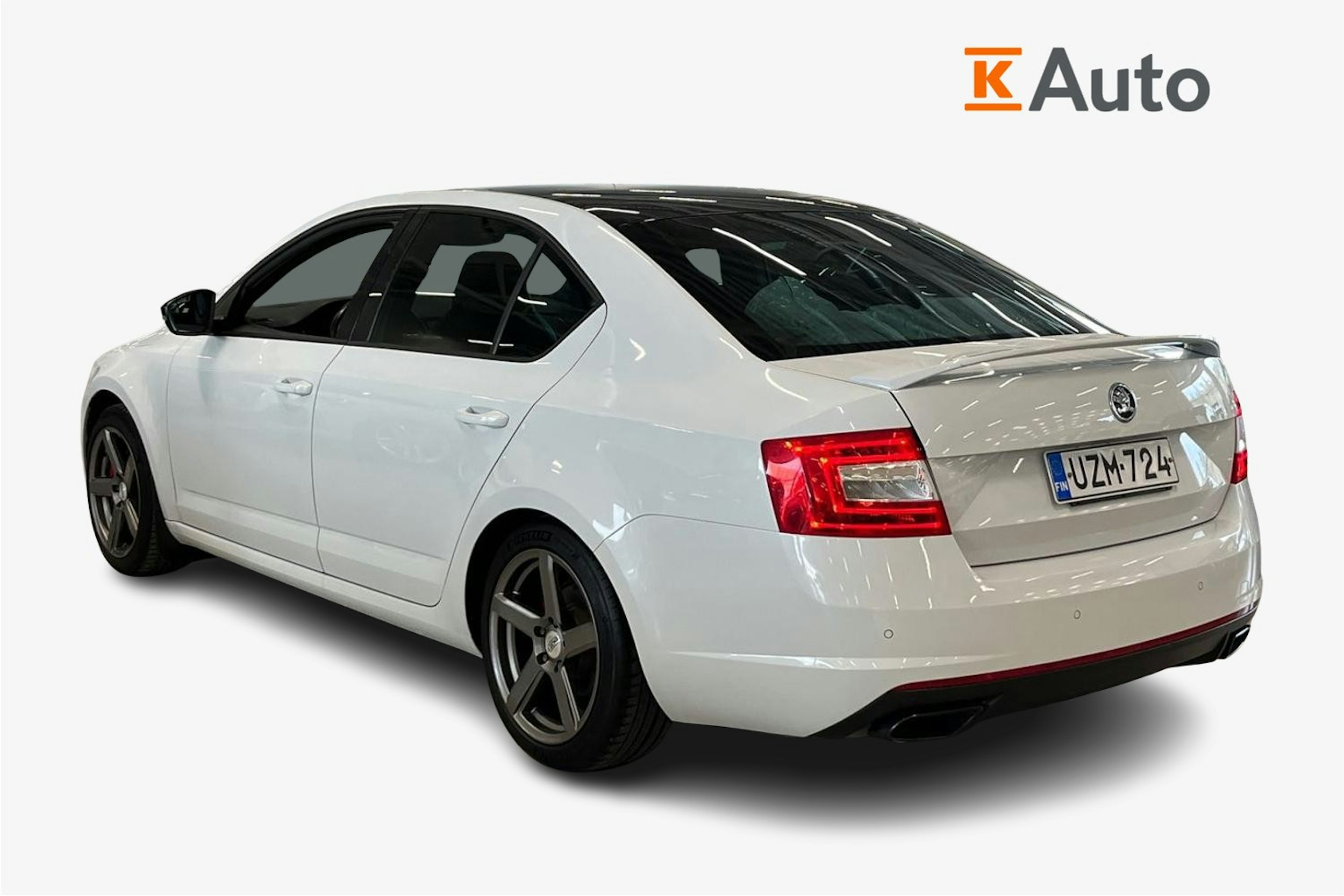 valkoinen Skoda Octavia 2016 kuva 2.