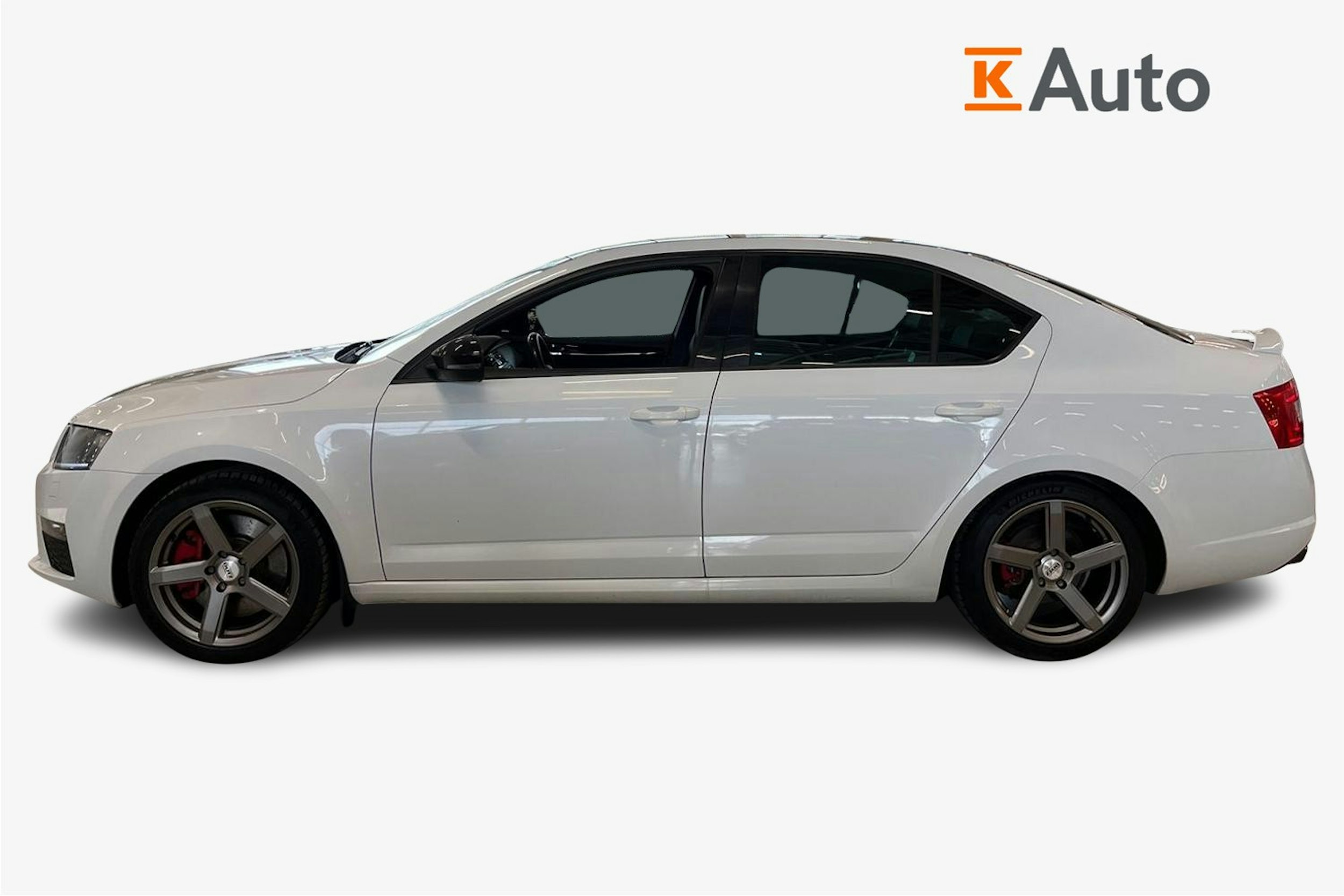 valkoinen Skoda Octavia 2016 kuva 6.