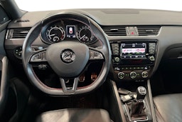 valkoinen Skoda Octavia 2016 kuva 9.