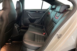 valkoinen Skoda Octavia 2016 kuva 10.