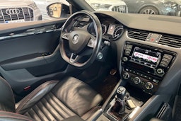 valkoinen Skoda Octavia 2016 kuva 15.