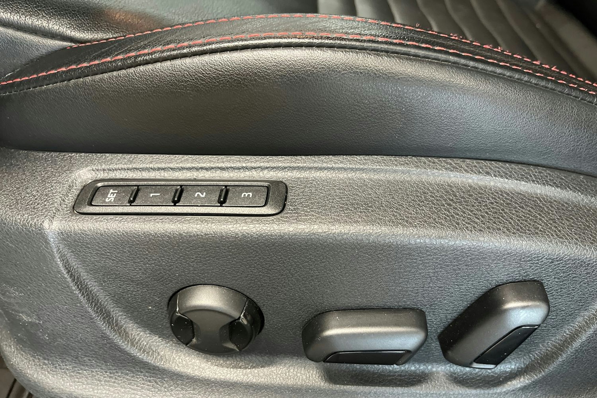 valkoinen Skoda Octavia 2016 kuva 17.