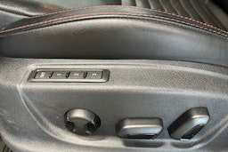 valkoinen Skoda Octavia 2016 kuva 17.