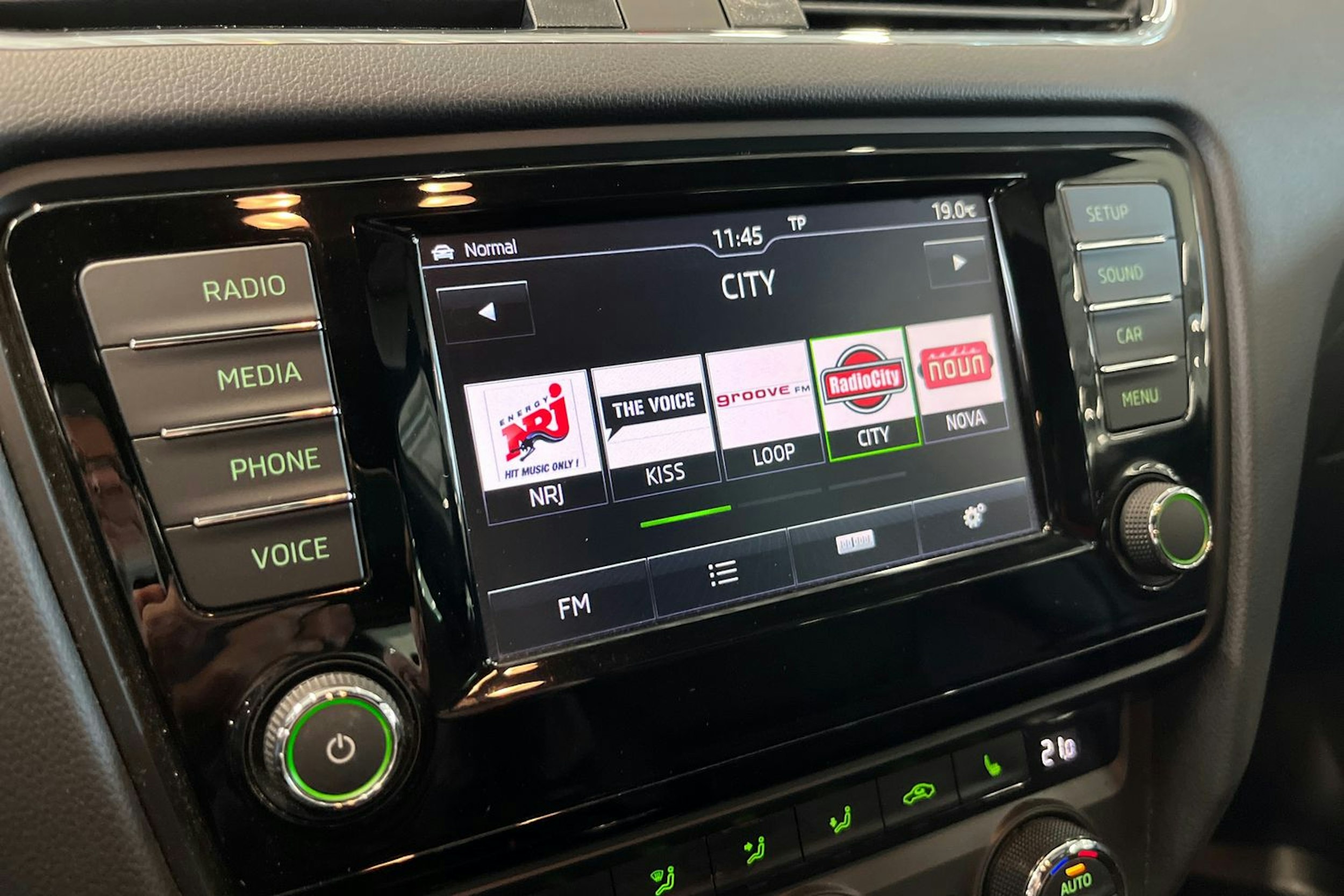valkoinen Skoda Octavia 2016 kuva 23.