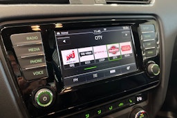 valkoinen Skoda Octavia 2016 kuva 23.