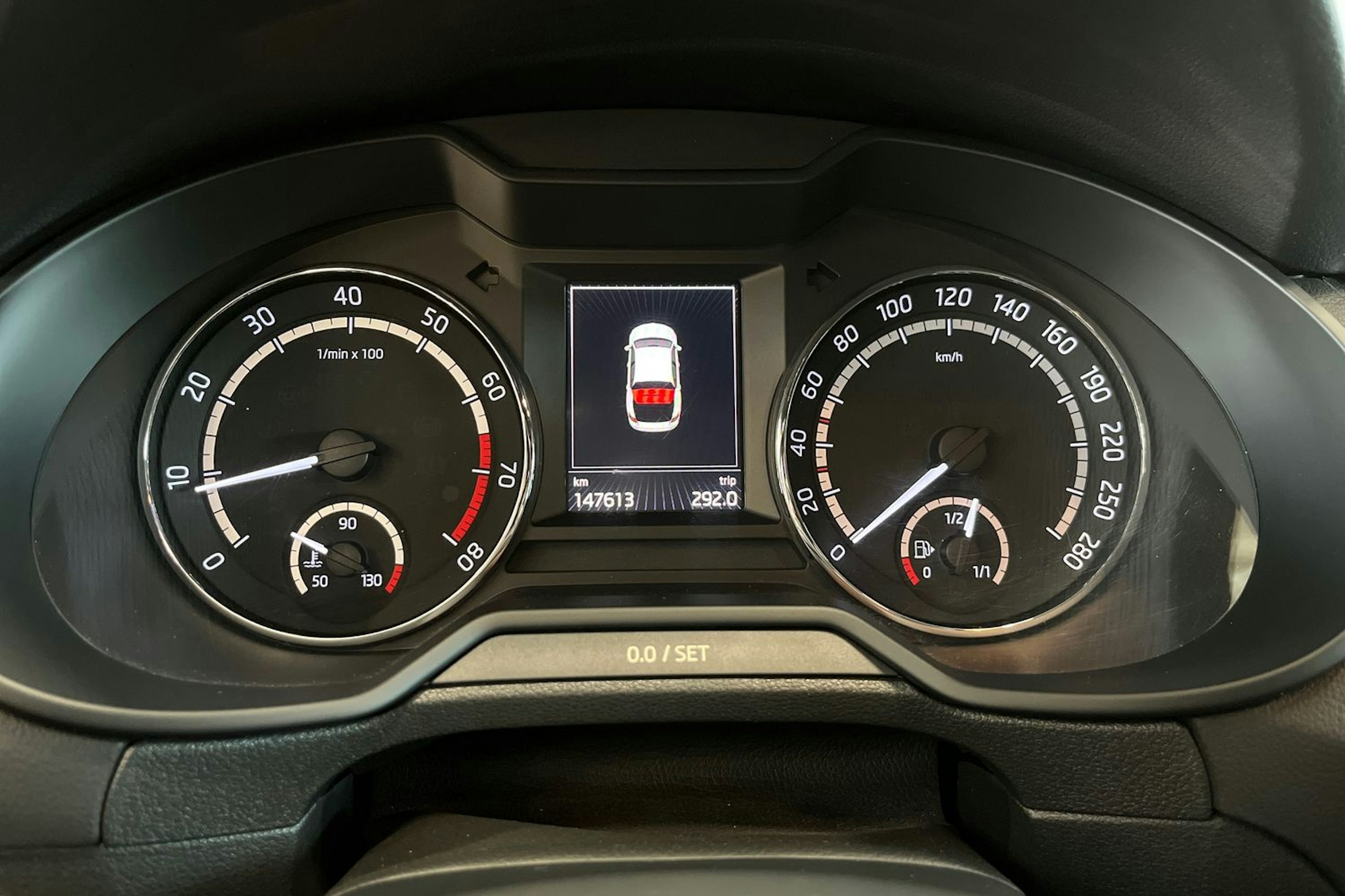 valkoinen Skoda Octavia 2016 kuva 26.
