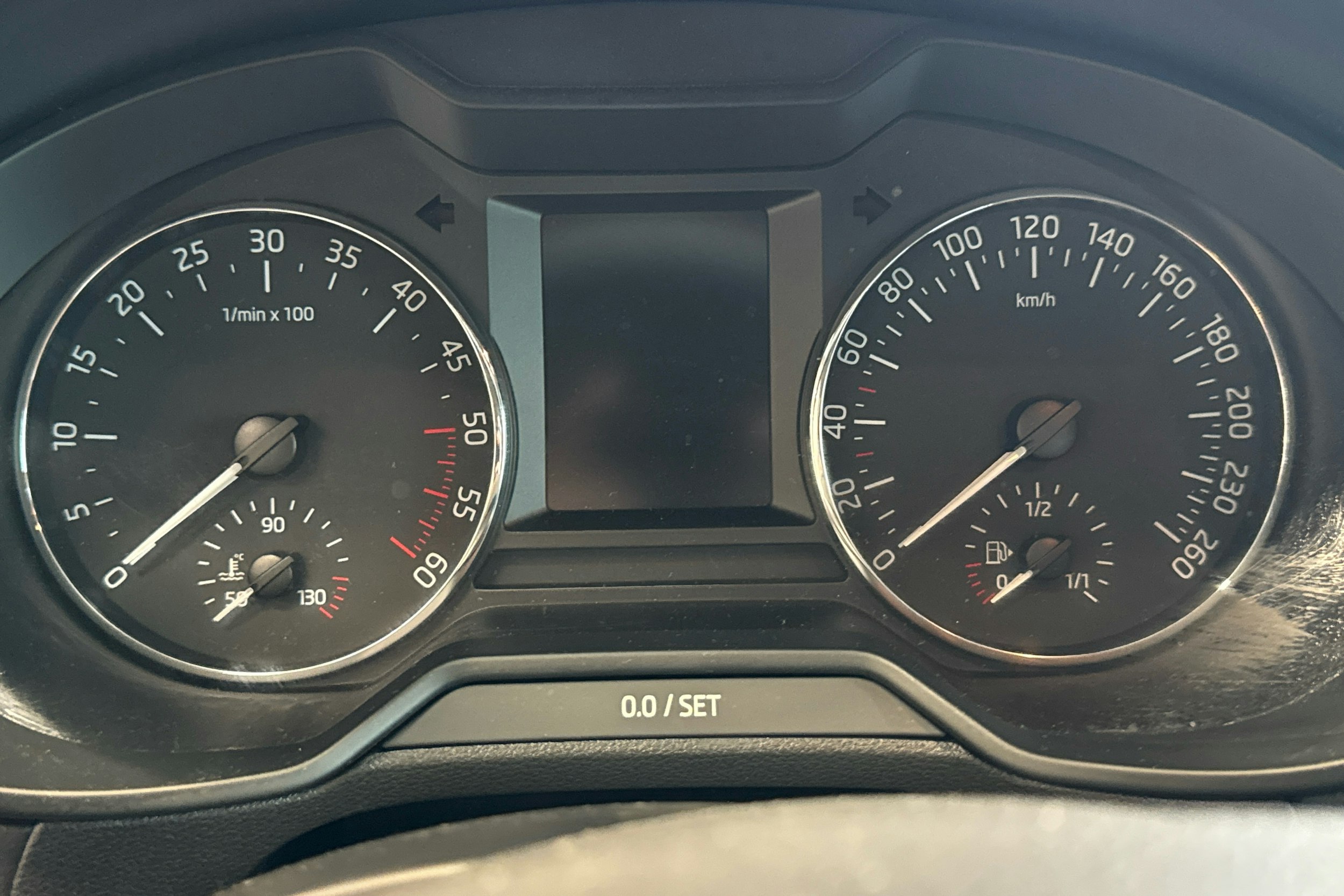 Harmaa Skoda OCTAVIA 2016 kuva 14.