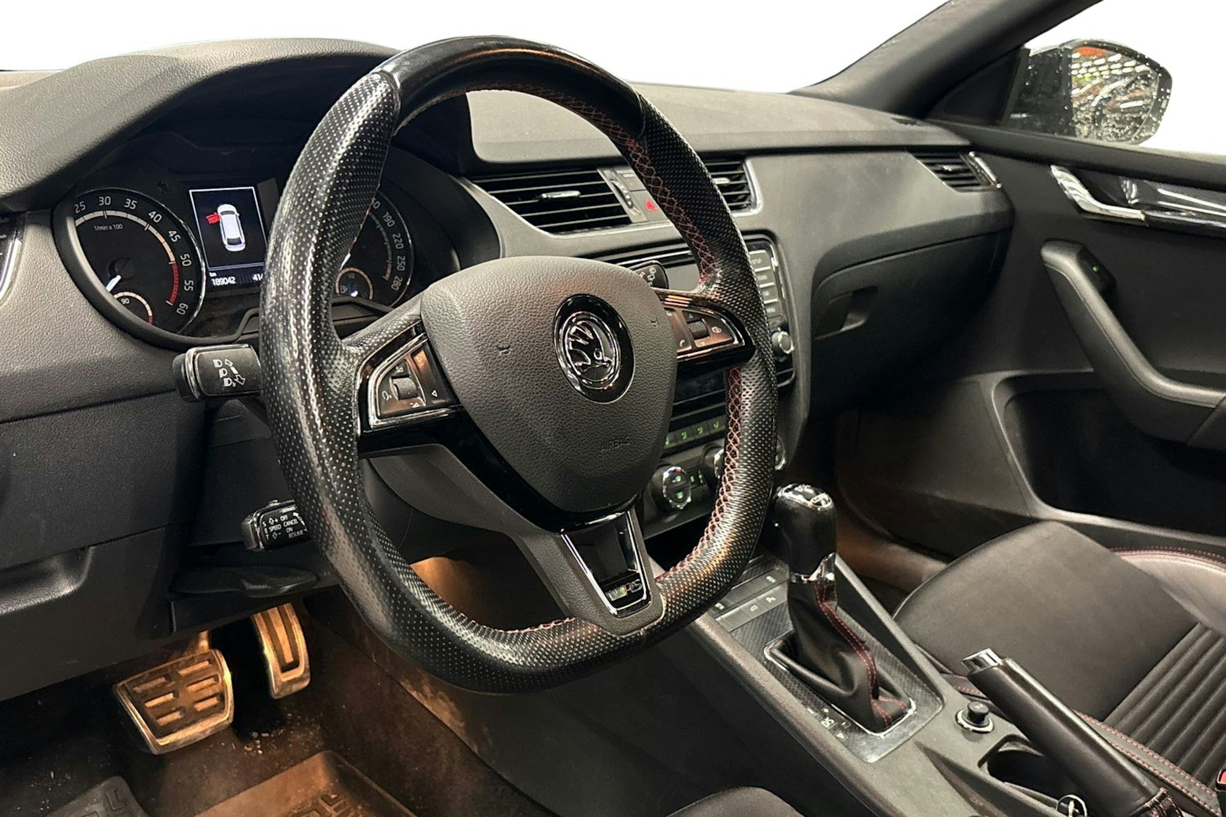 musta Skoda Octavia 2016 kuva 3.